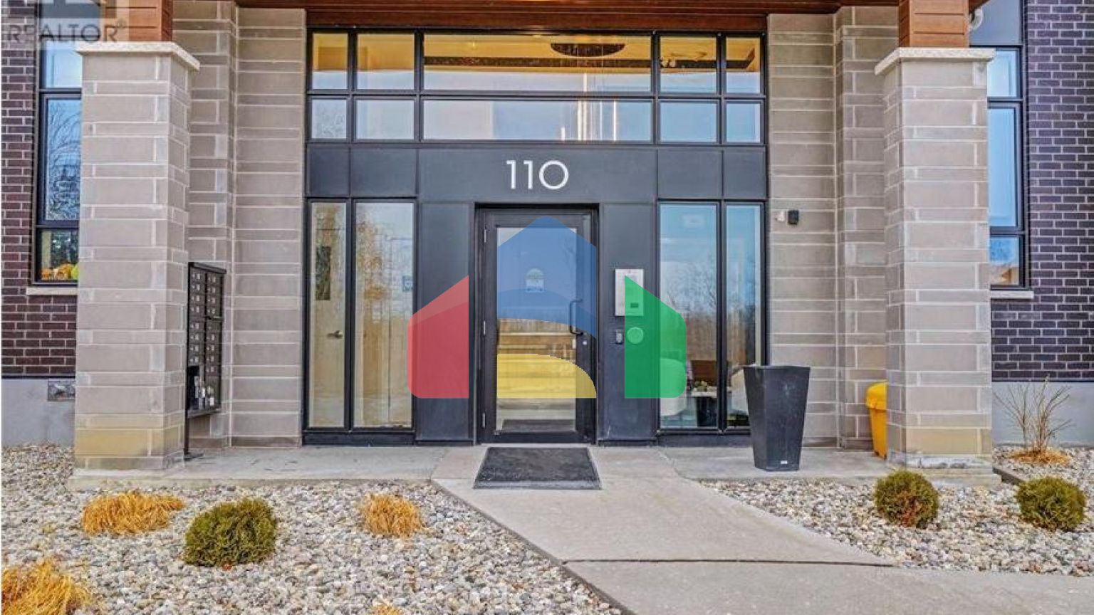 Residential - Single Family Home - Ottawa, Canada - Canada