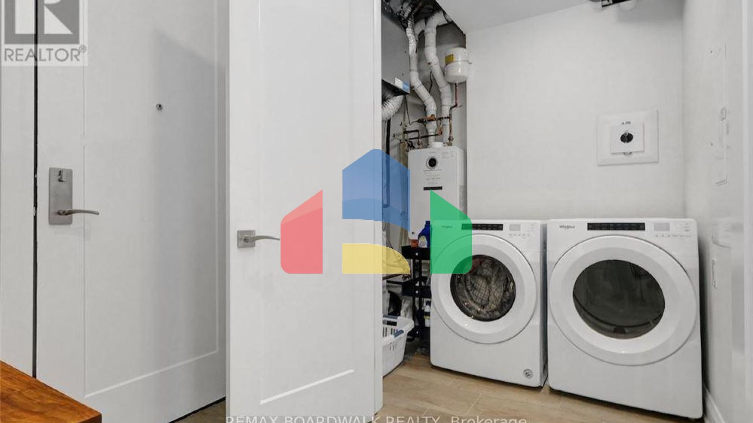 Residential - Single Family Home - Ottawa, Canada - Canada