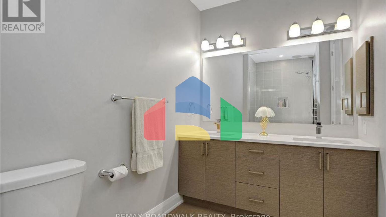 Residential - Single Family Home - Ottawa, Canada - Canada