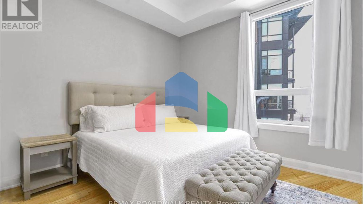 Residential - Single Family Home - Ottawa, Canada - Canada