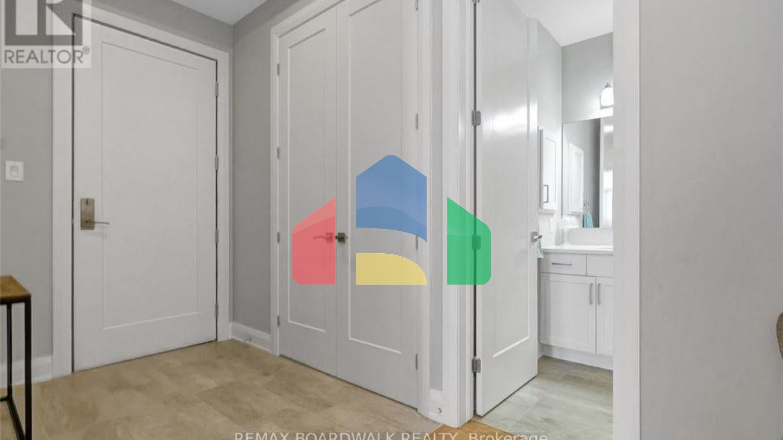 Residential - Single Family Home - Ottawa, Canada - Canada