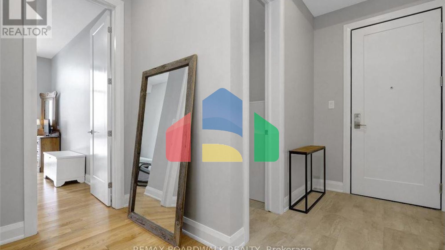 Residential - Single Family Home - Ottawa, Canada - Canada