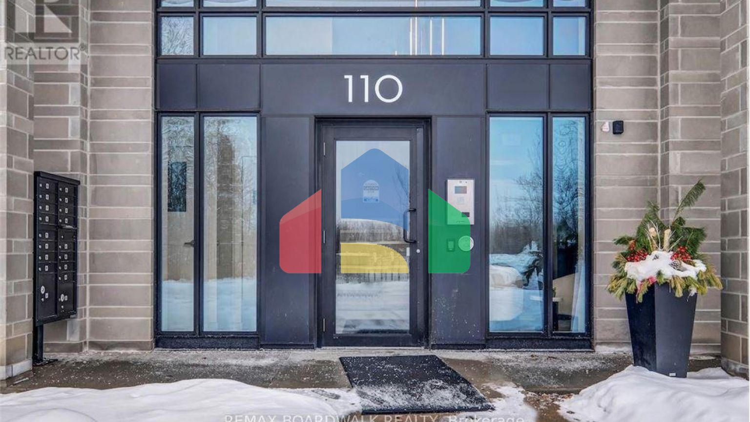 Residential - Single Family Home - Ottawa, Canada - Canada