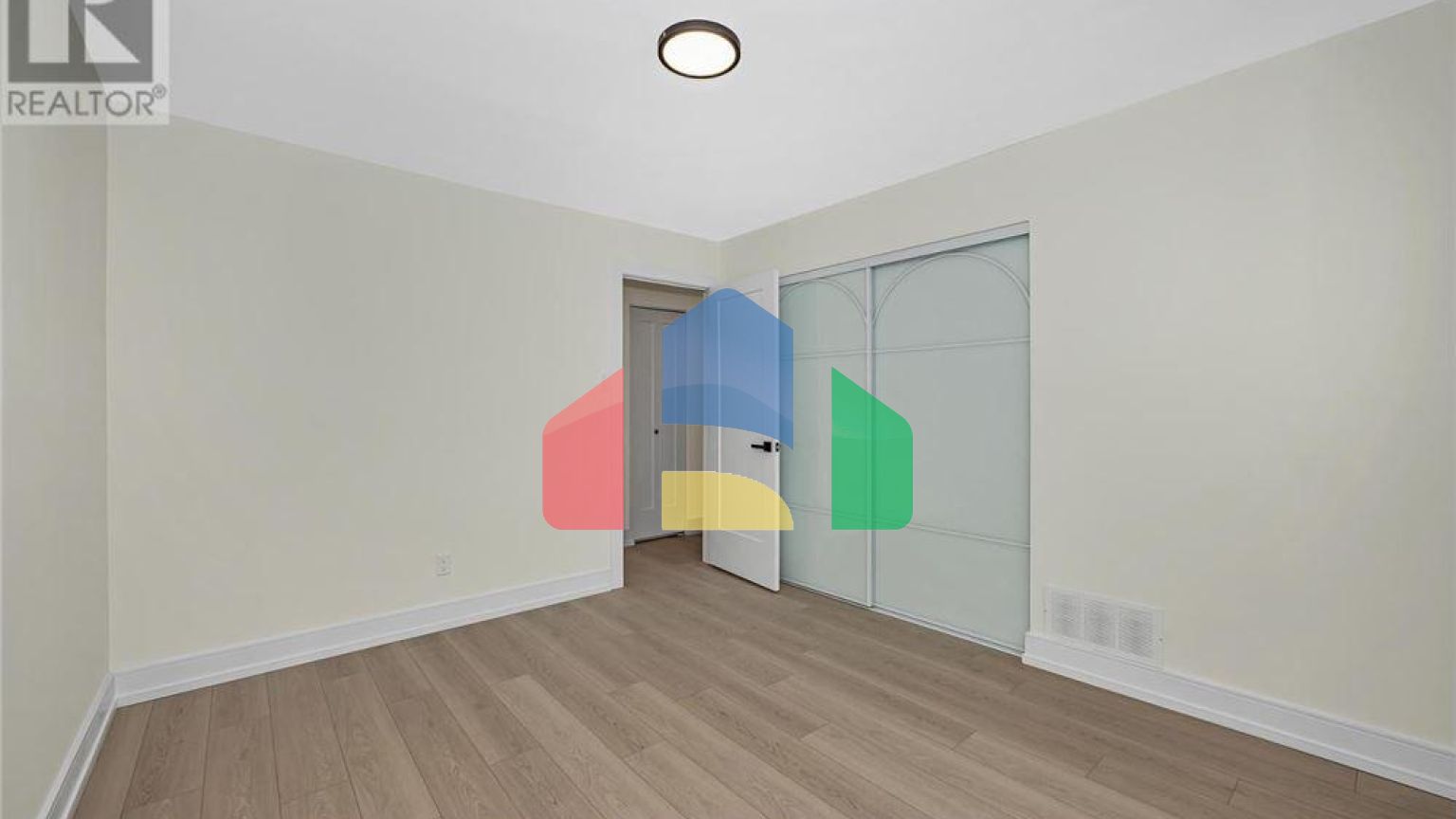 Residential - Single Family Home - Ottawa, Canada - Canada