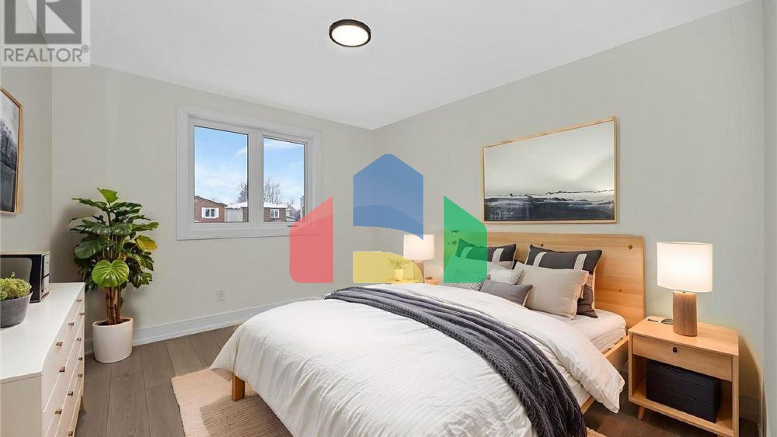 Residential - Single Family Home - Ottawa, Canada - Canada