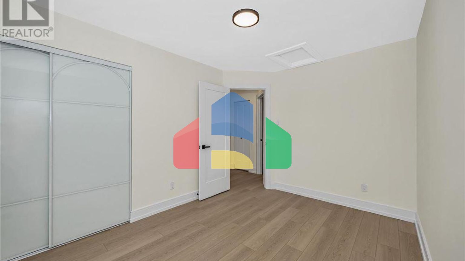 Residential - Single Family Home - Ottawa, Canada - Canada