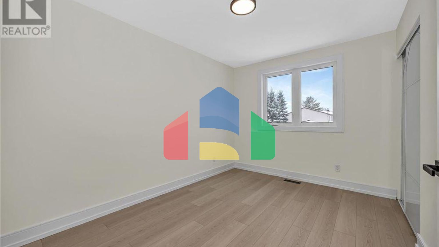 Residential - Single Family Home - Ottawa, Canada - Canada