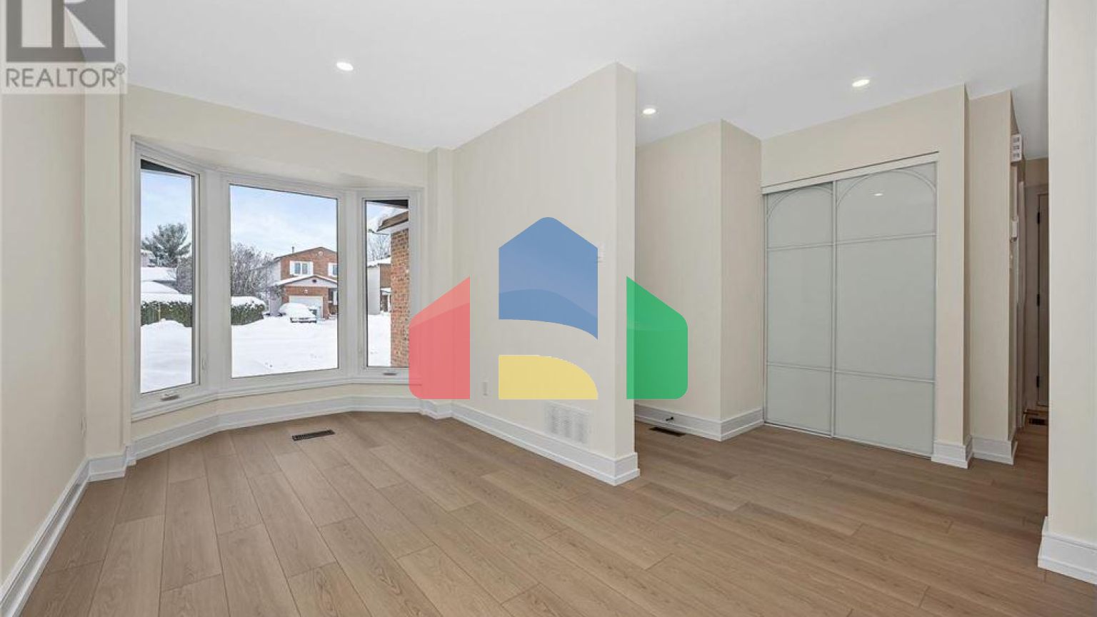 Residential - Single Family Home - Ottawa, Canada - Canada