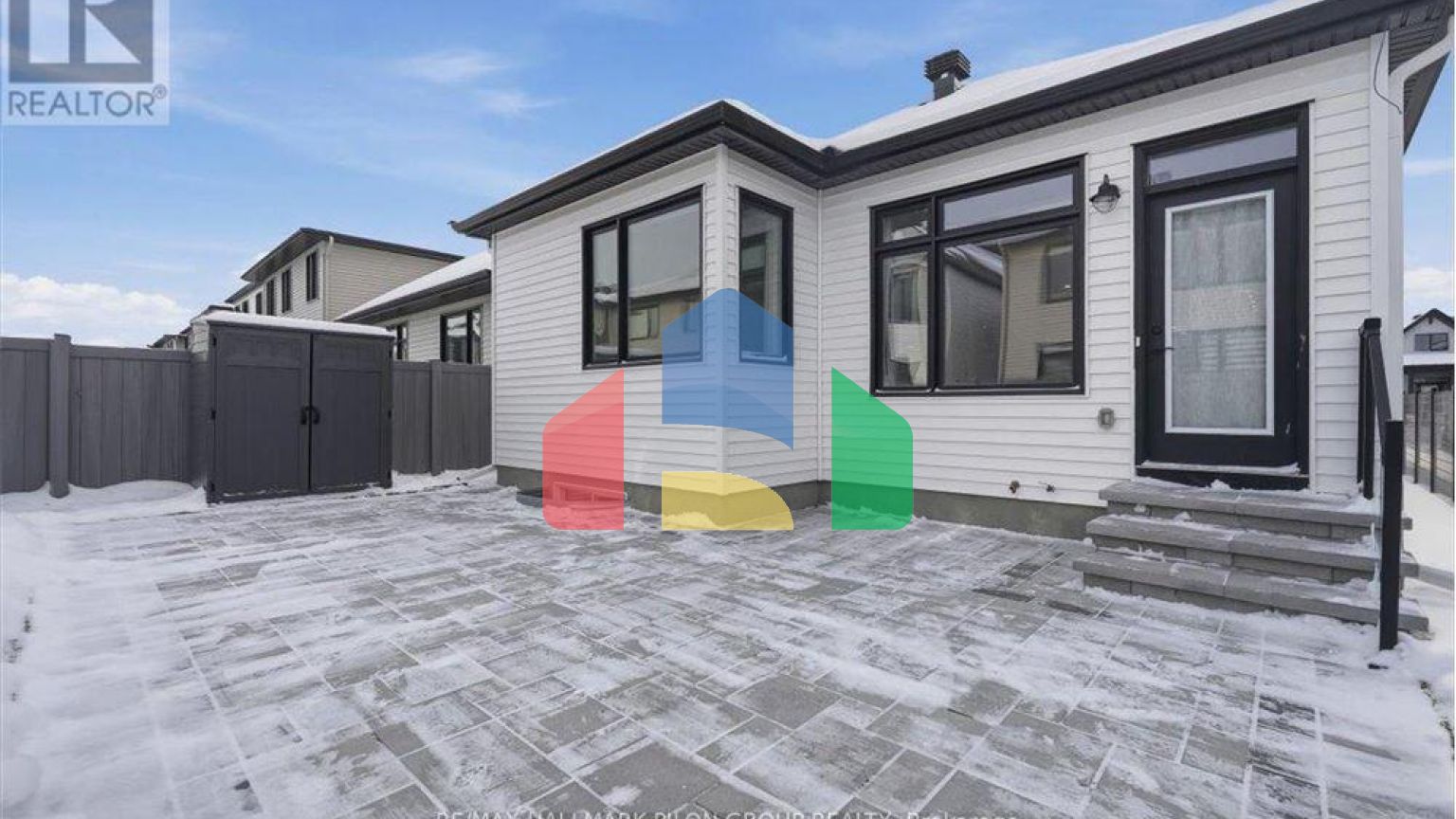 Residential - Single Family Home - Ottawa, Canada - Canada