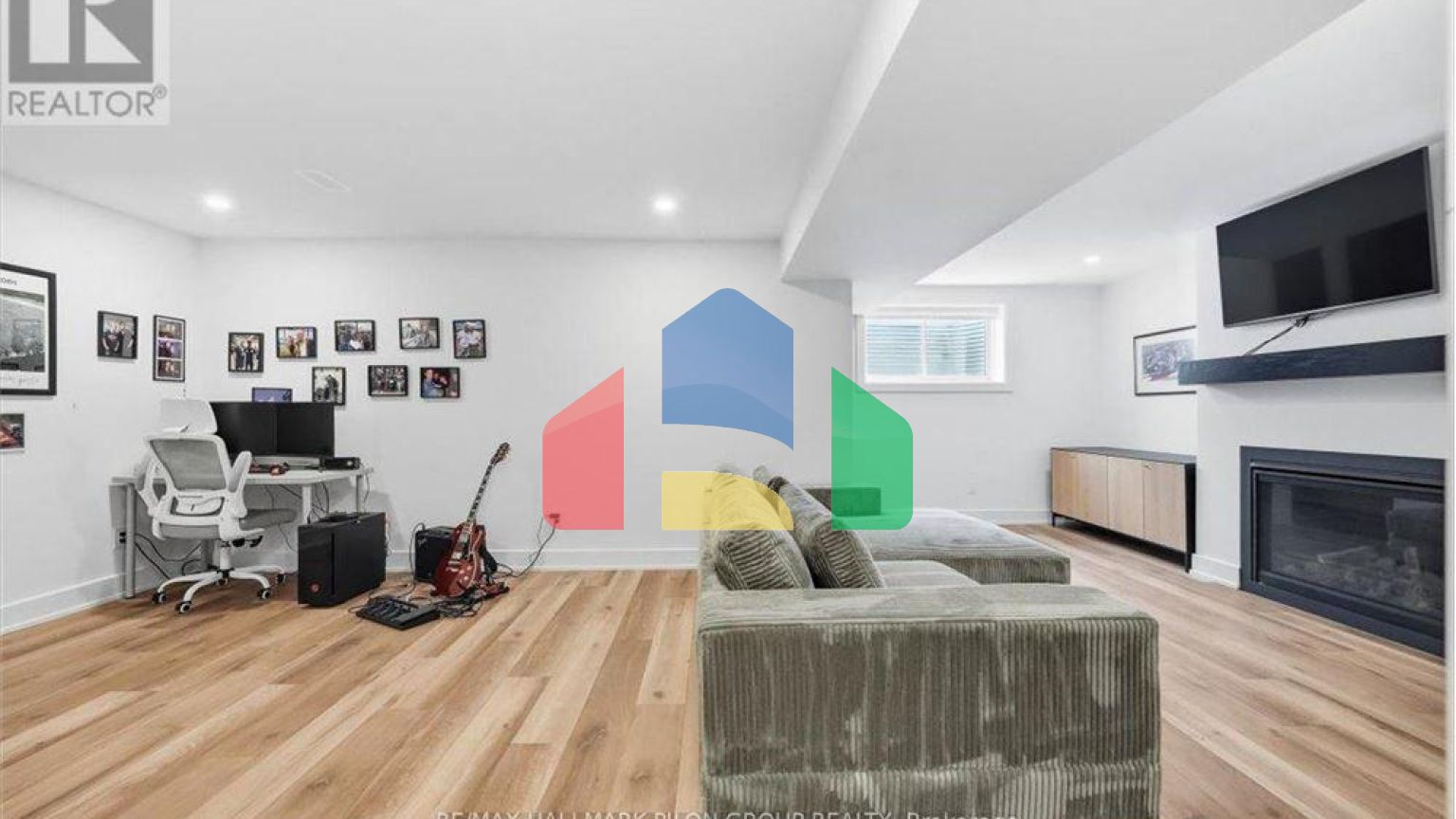 Residential - Single Family Home - Ottawa, Canada - Canada