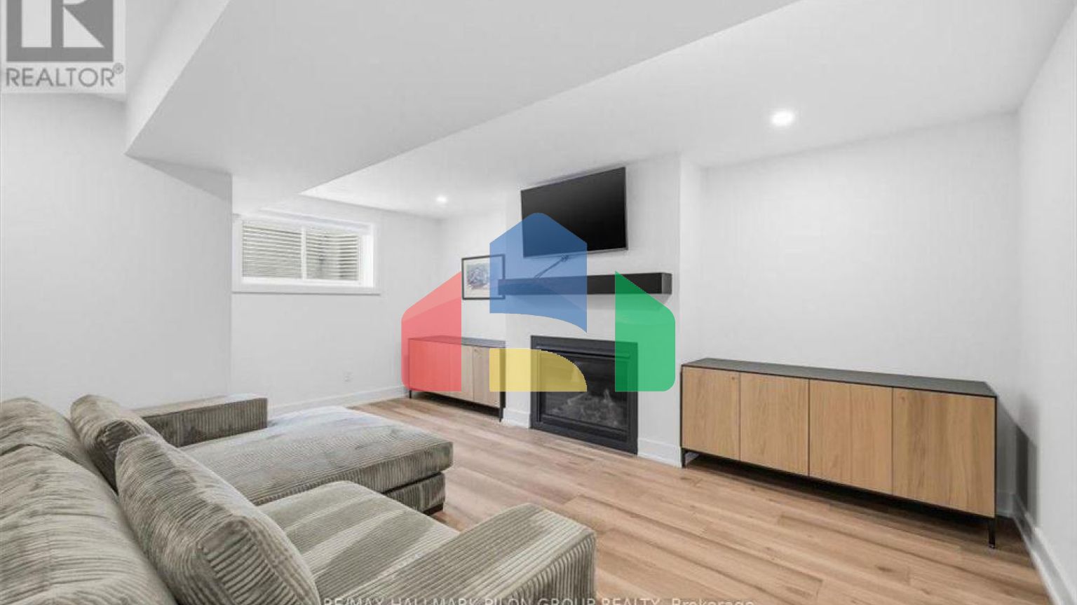 Residential - Single Family Home - Ottawa, Canada - Canada