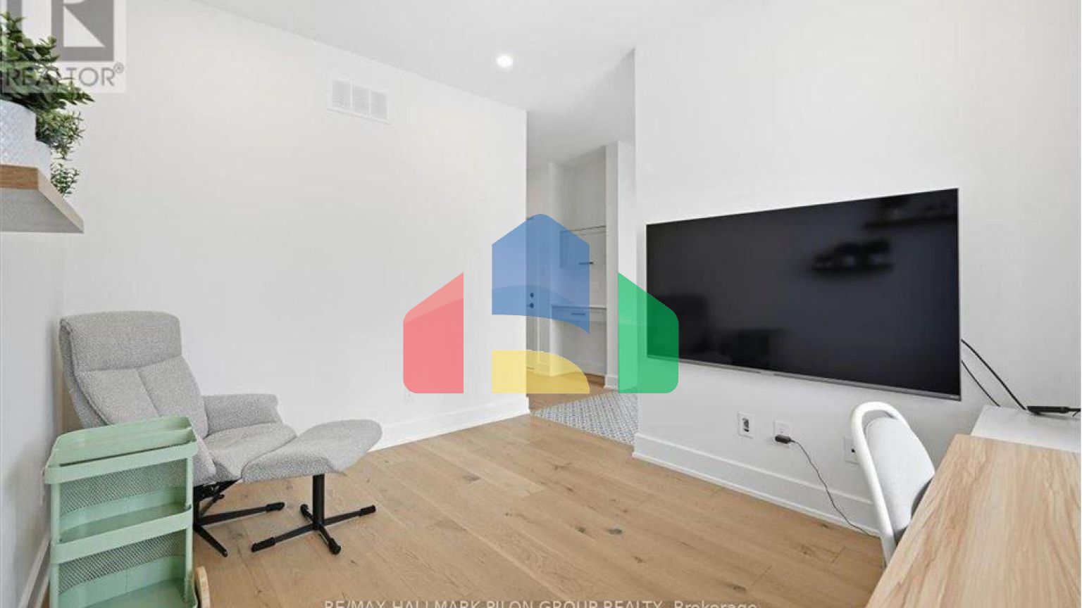 Residential - Single Family Home - Ottawa, Canada - Canada