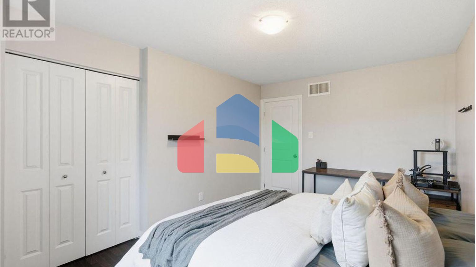 Residential - Single Family Home - Ottawa, Canada - Canada