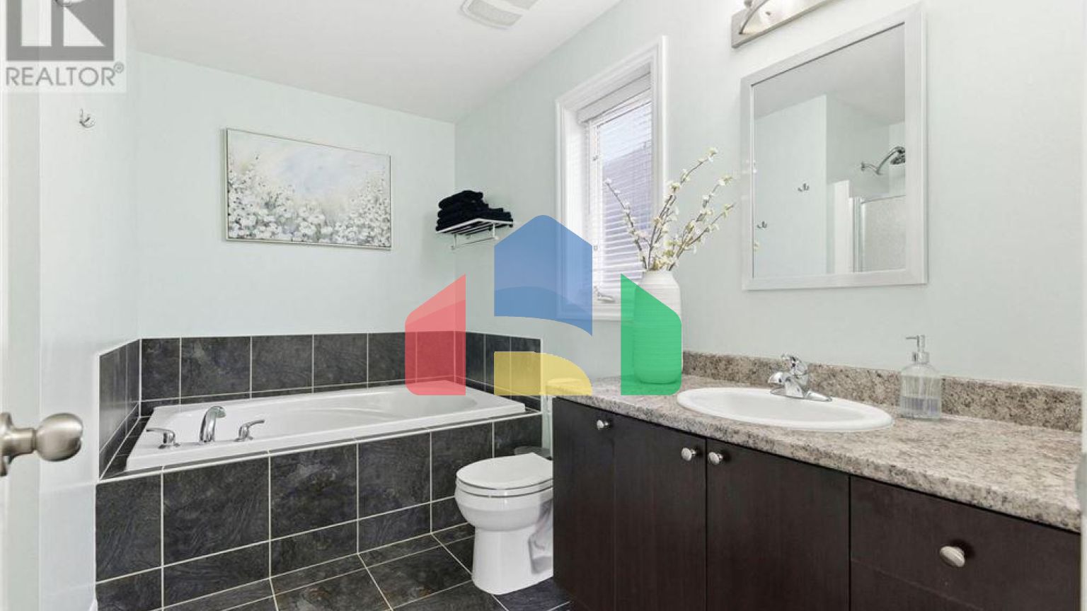 Residential - Single Family Home - Ottawa, Canada - Canada