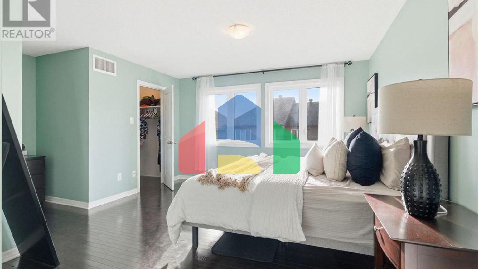 Residential - Single Family Home - Ottawa, Canada - Canada