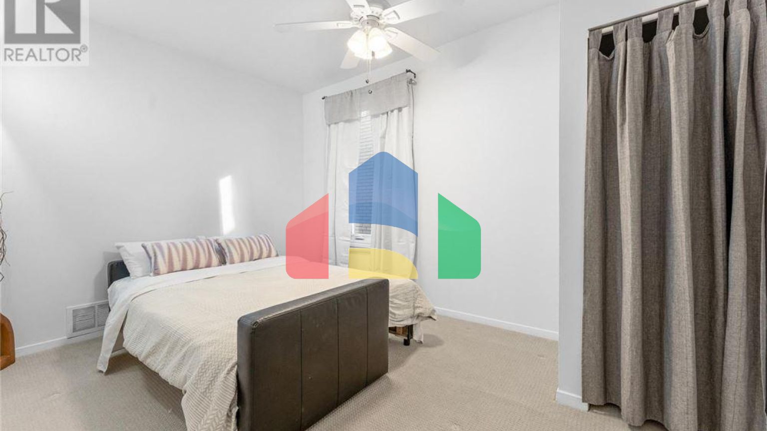 Residential - Single Family Home - Ottawa, Canada - Canada