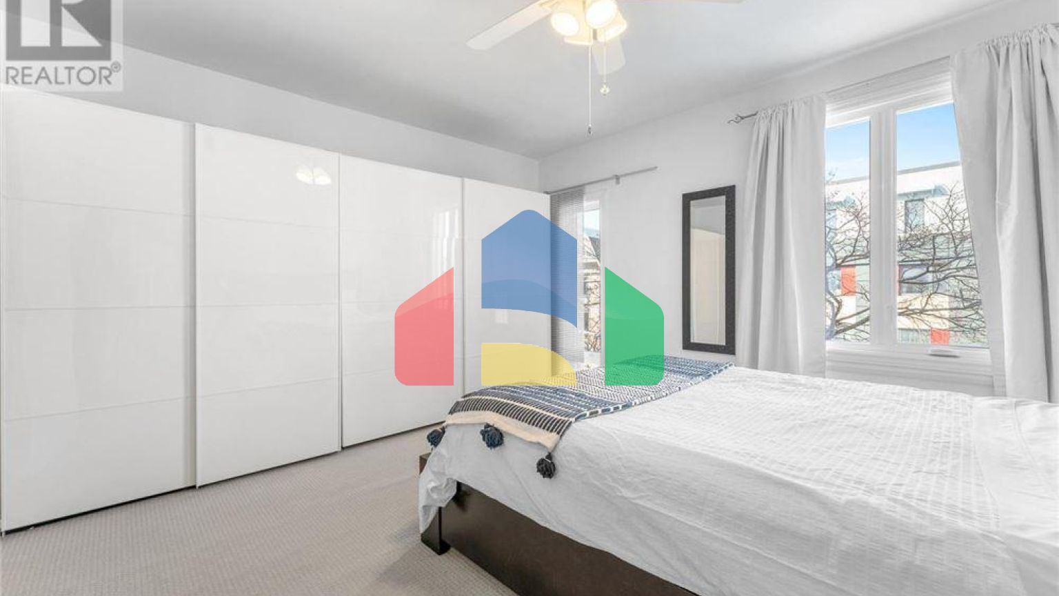 Residential - Single Family Home - Ottawa, Canada - Canada