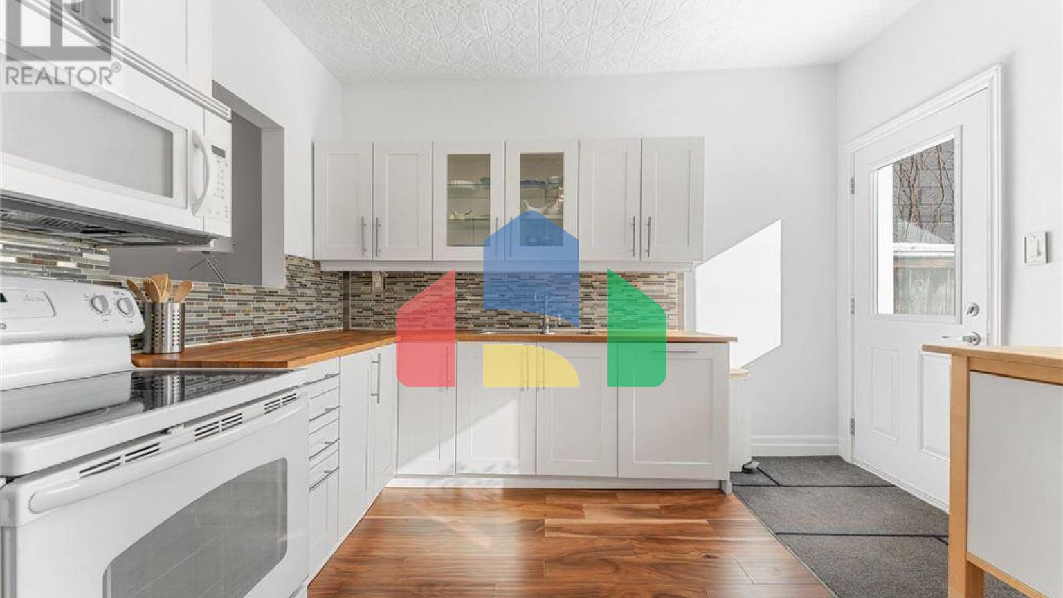 Residential - Single Family Home - Ottawa, Canada - Canada