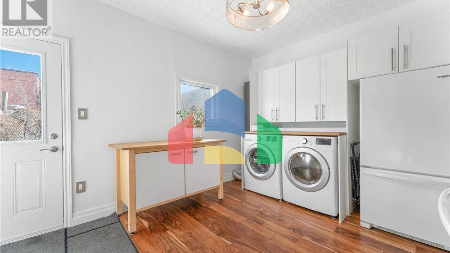 Residential - Single Family Home - Ottawa, Canada - Canada