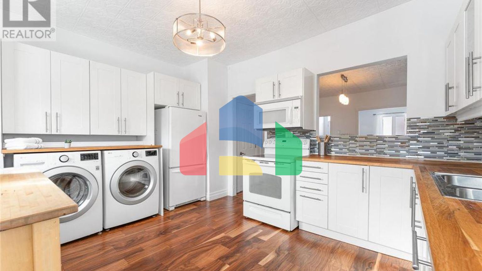 Residential - Single Family Home - Ottawa, Canada - Canada