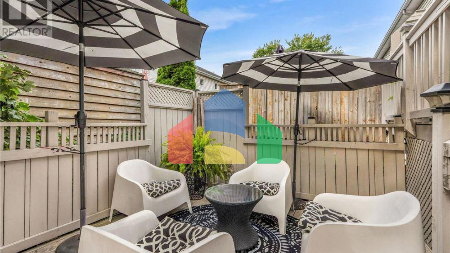 Residential - Single Family Home - Ottawa, Canada - Canada