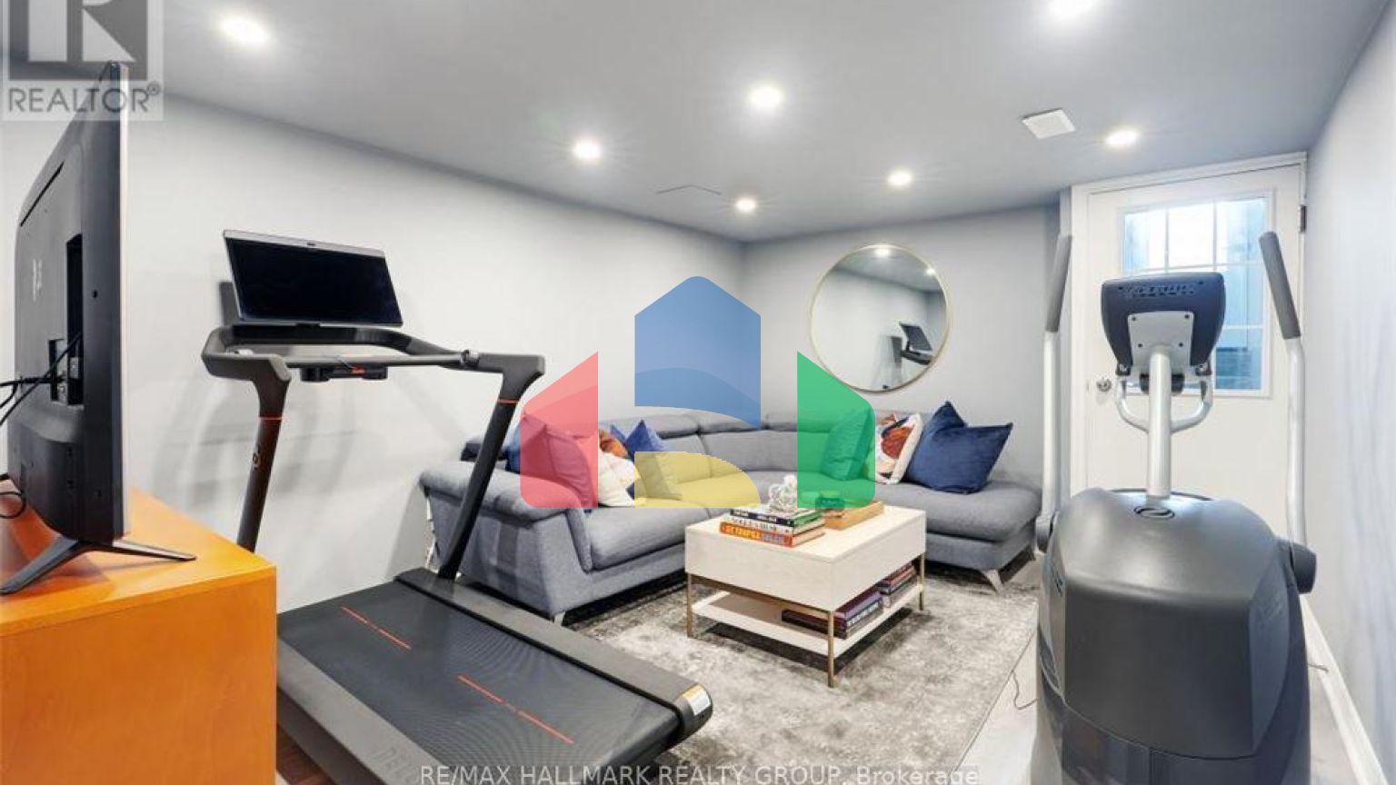 Residential - Single Family Home - Ottawa, Canada - Canada