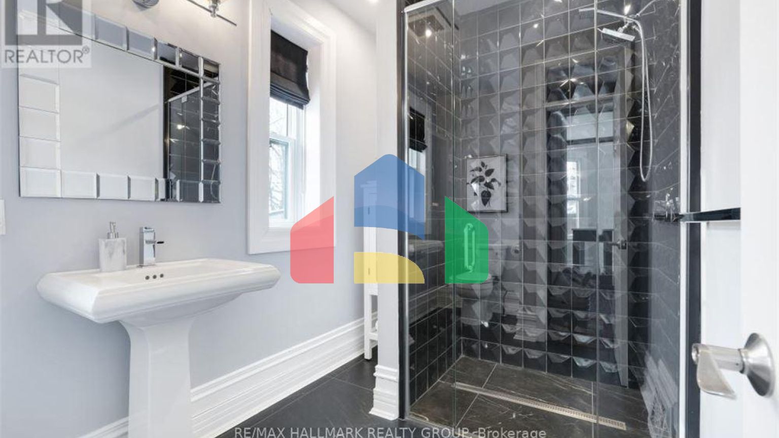 Residential - Single Family Home - Ottawa, Canada - Canada