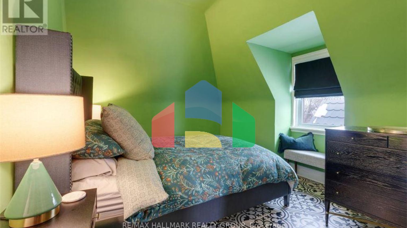 Residential - Single Family Home - Ottawa, Canada - Canada