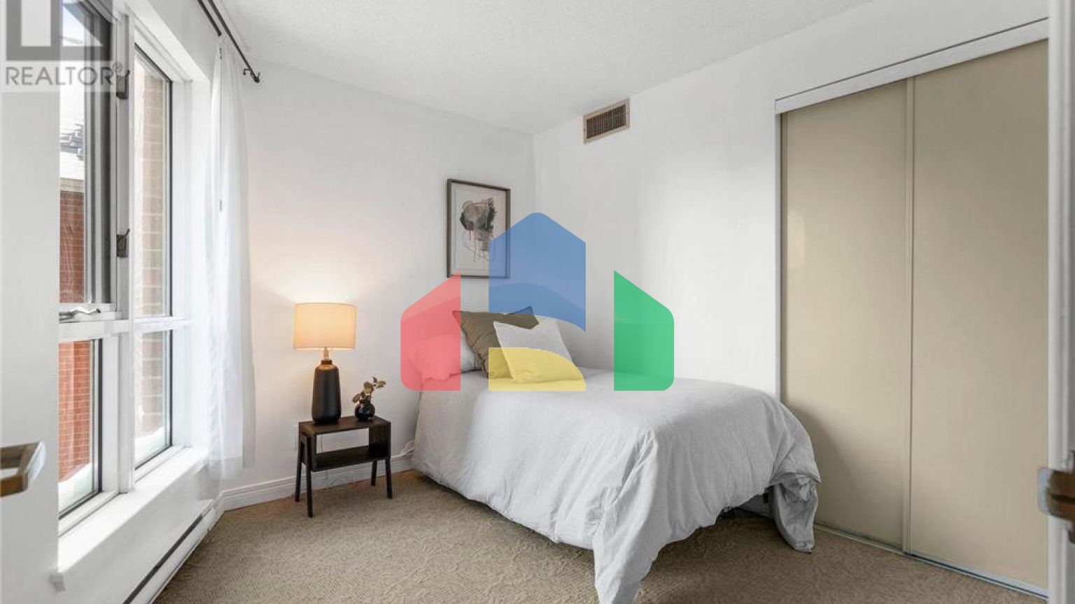 Residential - Single Family Home - Ottawa, Canada - Canada