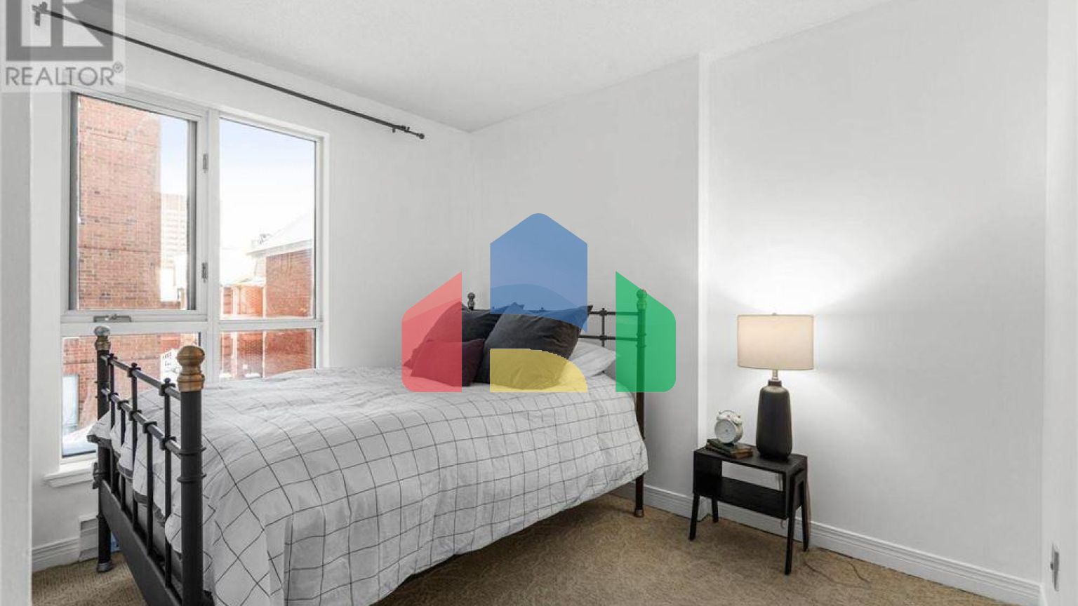 Residential - Single Family Home - Ottawa, Canada - Canada