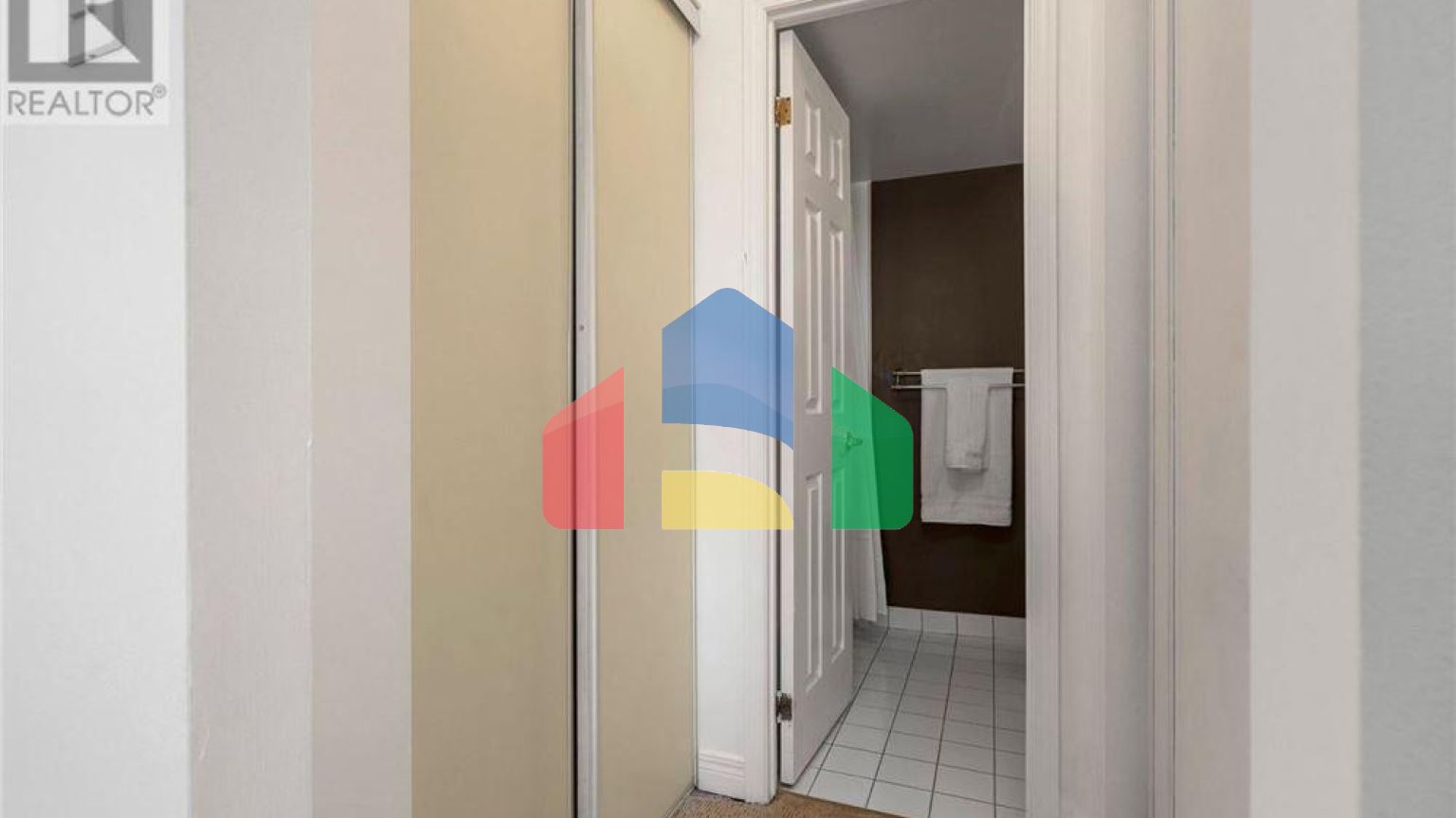 Residential - Single Family Home - Ottawa, Canada - Canada