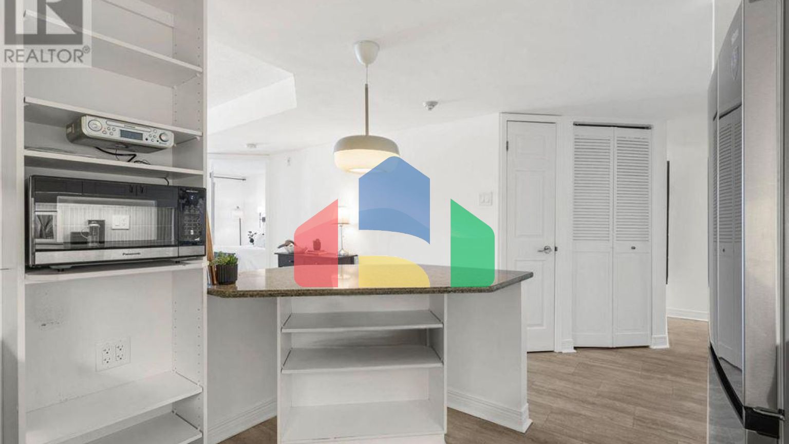 Residential - Single Family Home - Ottawa, Canada - Canada