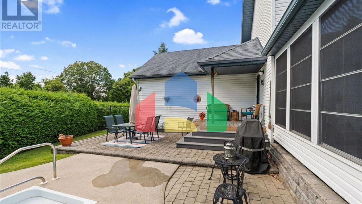 Residential - Single Family Home - Ottawa, Canada - Canada