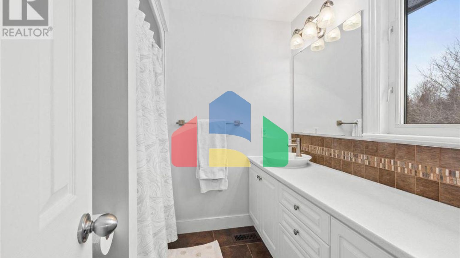 Residential - Single Family Home - Ottawa, Canada - Canada