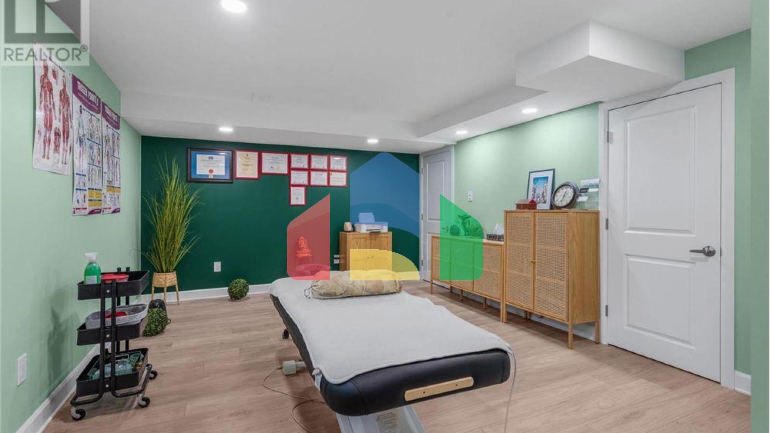 Residential - Single Family Home - Ottawa, Canada - Canada