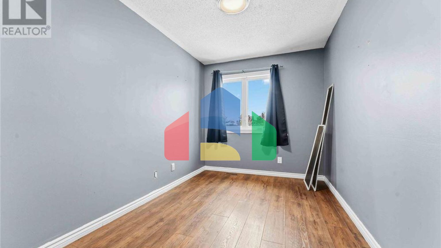 Residential - Single Family Home - Ottawa, Canada - Canada