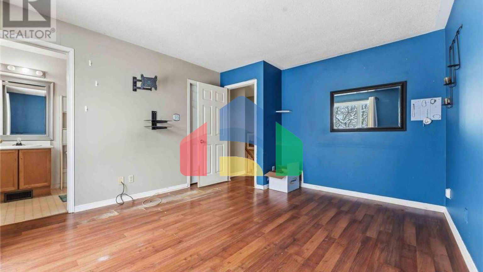 Residential - Single Family Home - Ottawa, Canada - Canada