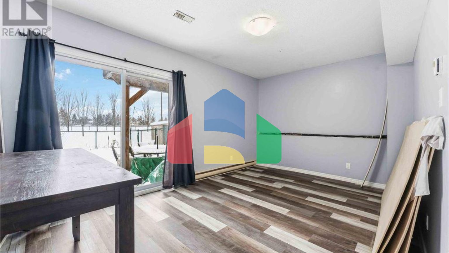 Residential - Single Family Home - Ottawa, Canada - Canada