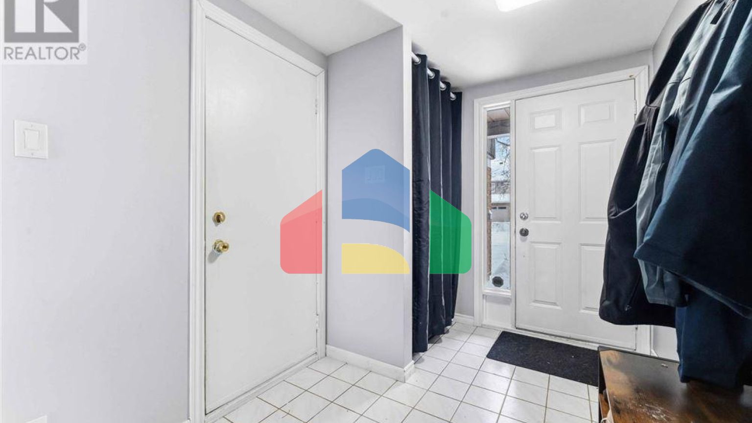 Residential - Single Family Home - Ottawa, Canada - Canada