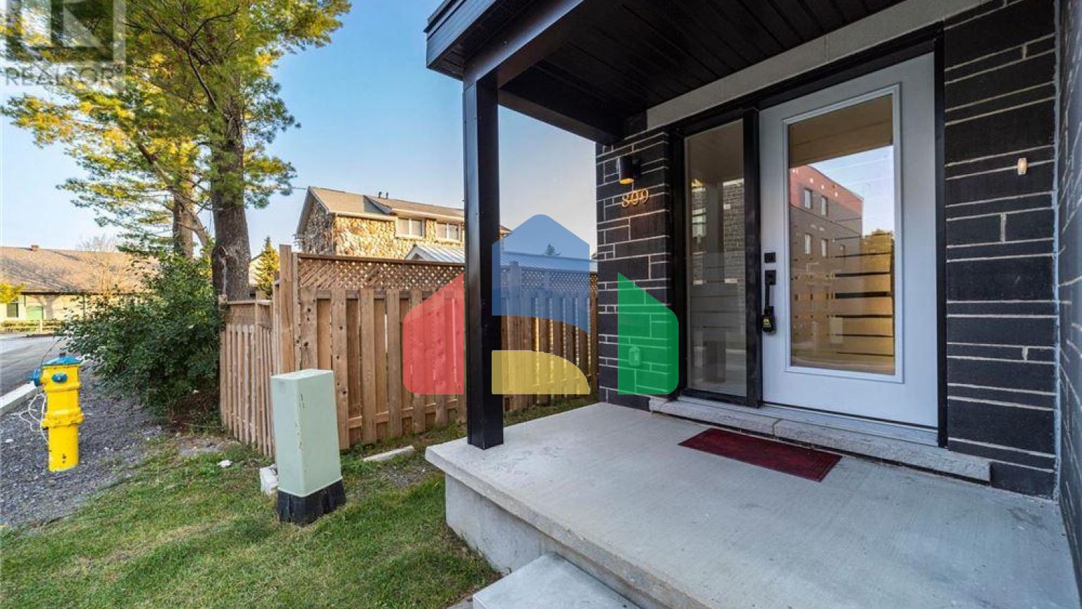 Residential - Single Family Home - Ottawa, Canada - Canada