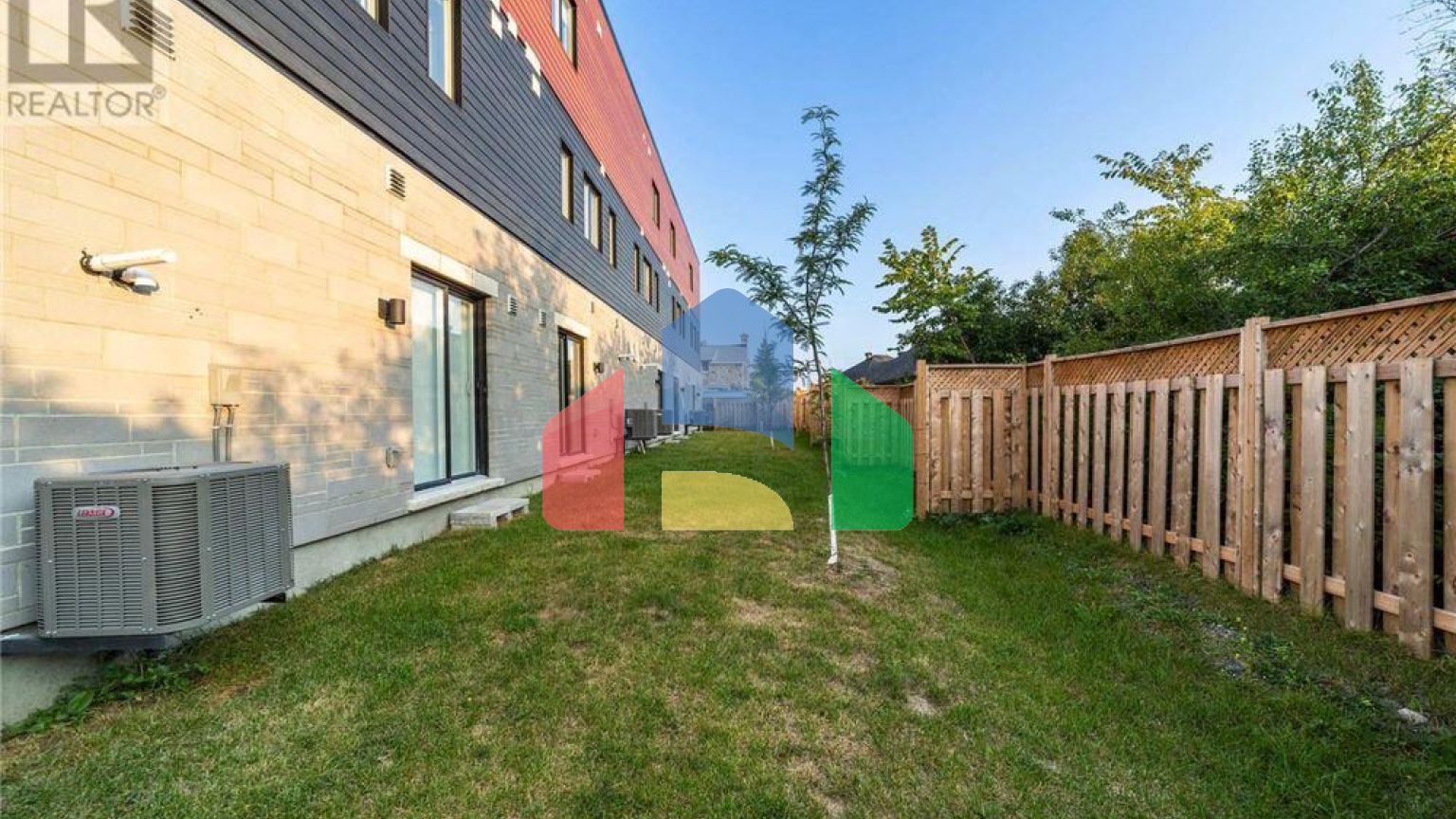 Residential - Single Family Home - Ottawa, Canada - Canada