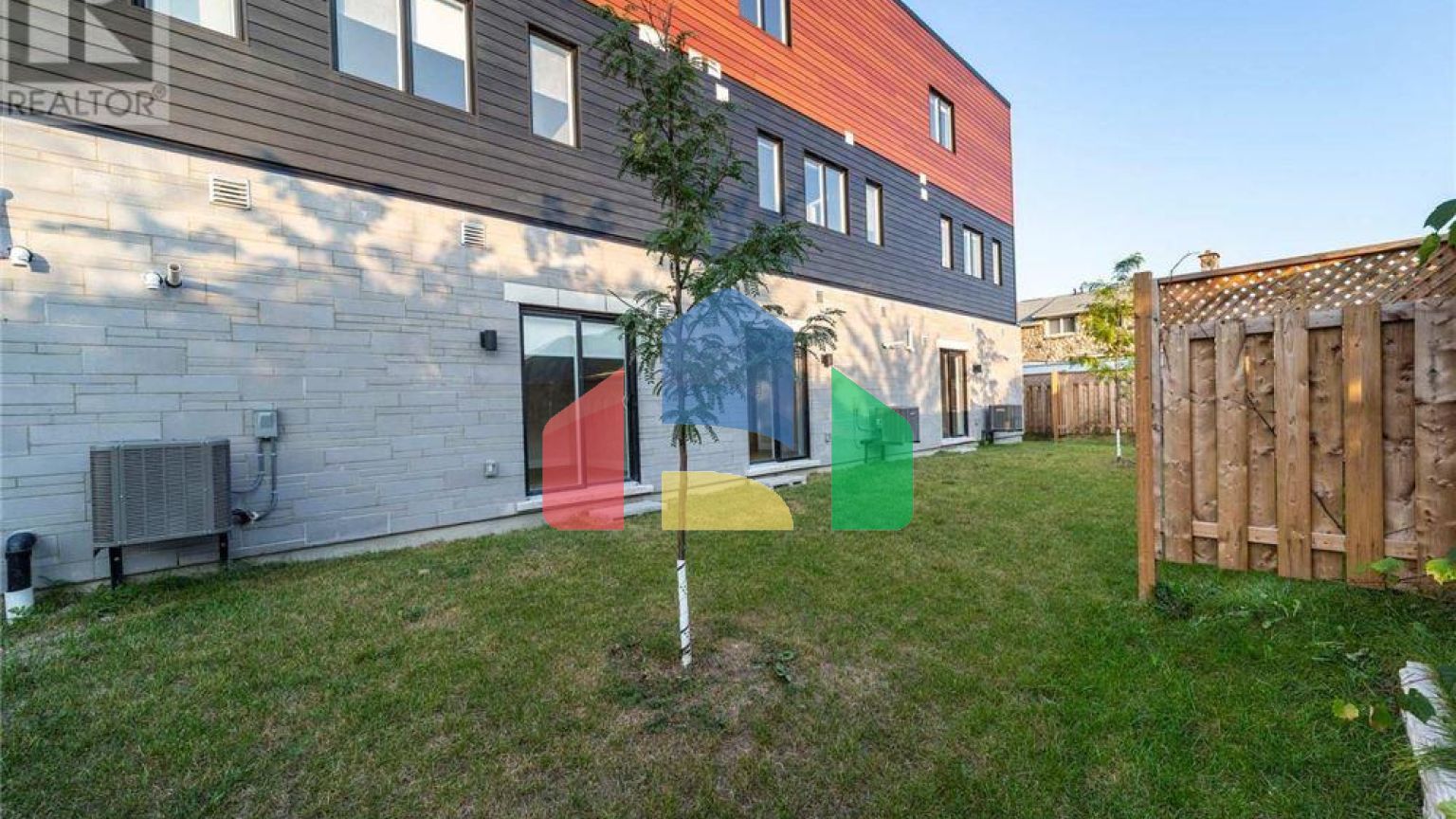 Residential - Single Family Home - Ottawa, Canada - Canada