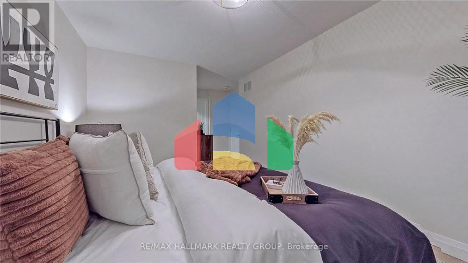 Residential - Single Family Home - Ottawa, Canada - Canada