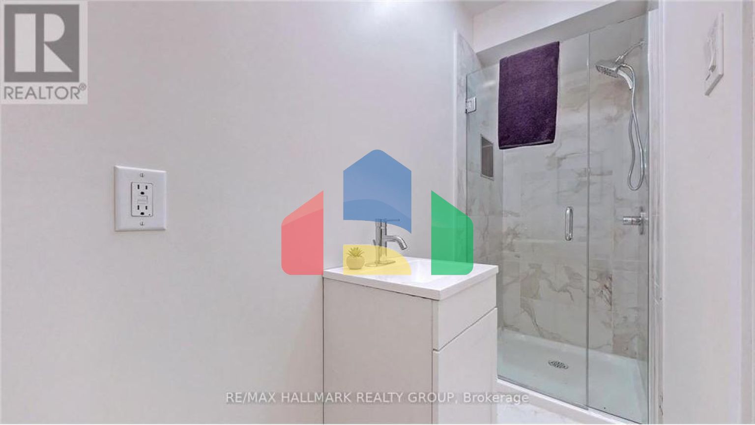 Residential - Single Family Home - Ottawa, Canada - Canada