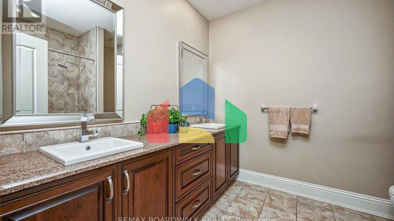 Residential - Single Family Home - Ottawa, Canada - Canada