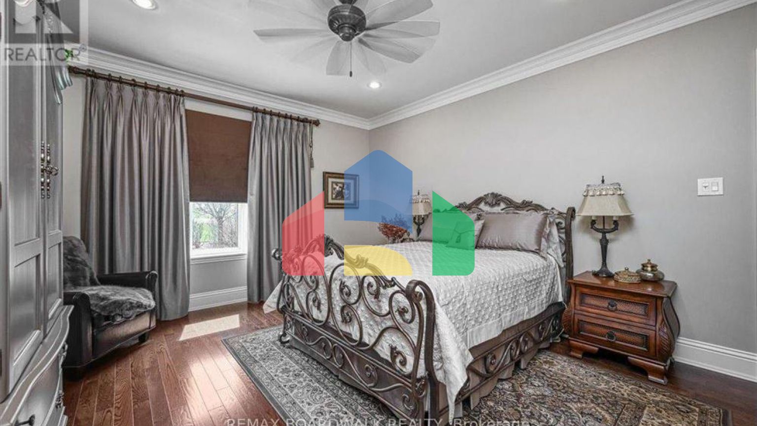 Residential - Single Family Home - Ottawa, Canada - Canada