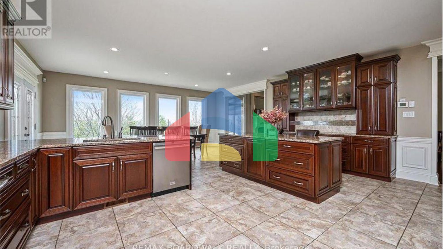 Residential - Single Family Home - Ottawa, Canada - Canada