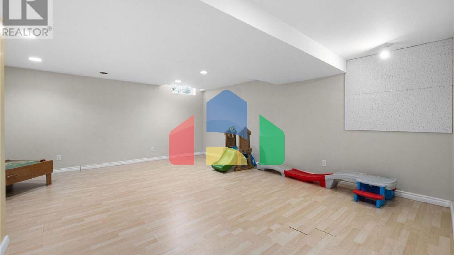 Residential - Single Family Home - Ottawa, Canada - Canada