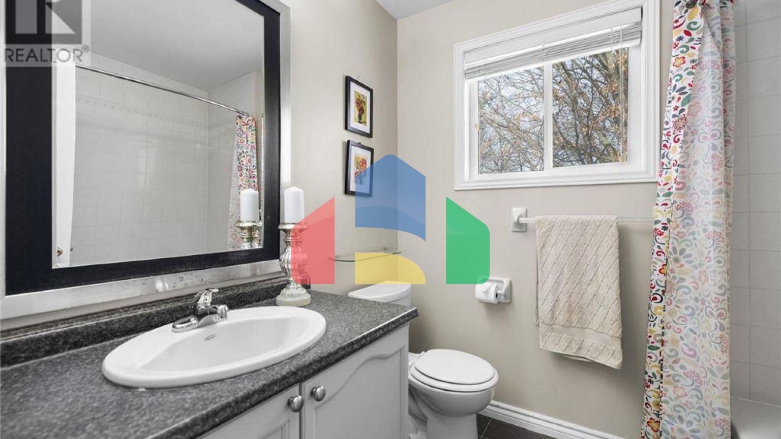 Residential - Single Family Home - Ottawa, Canada - Canada