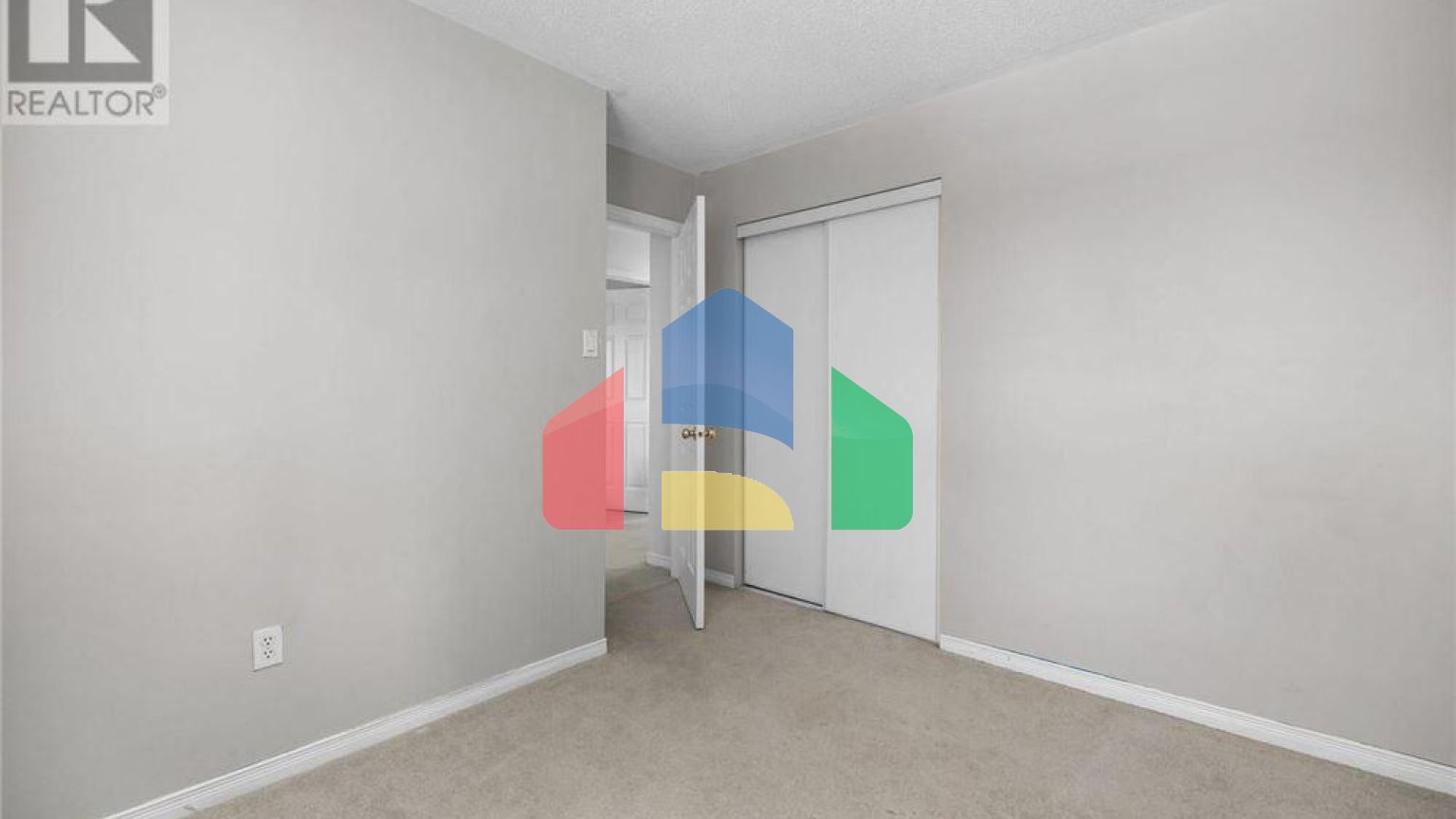 Residential - Single Family Home - Ottawa, Canada - Canada